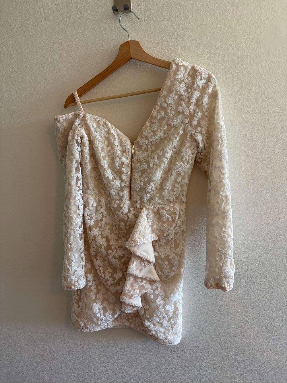 Self-Portrait One-Shoulder Cream Textured Ruffle Mini Dress - Picture 2 of 4